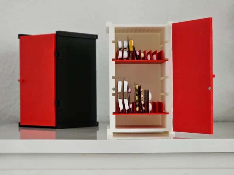 Drug's/first aid cabinet