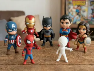 LOS MINI HEROES