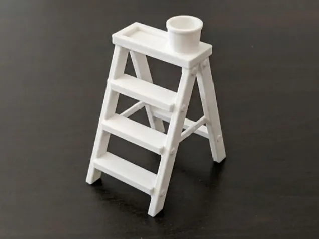 Step Ladder with Paint Bucket Holder