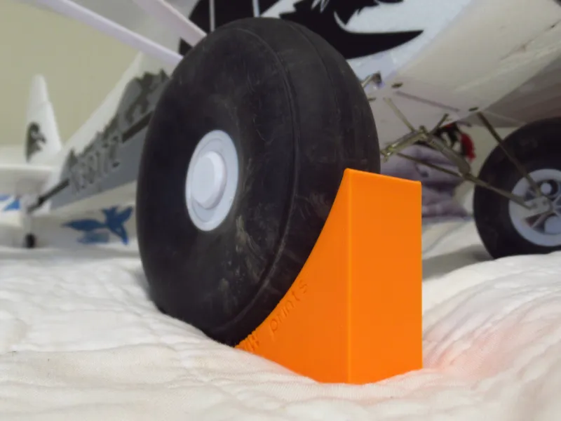 Rc tire chock