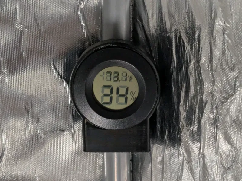 Hygrometer Clip v3 for Soft Enclosures