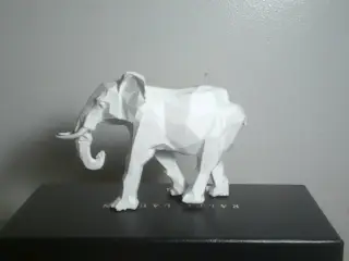 Polygonal Elephant 01