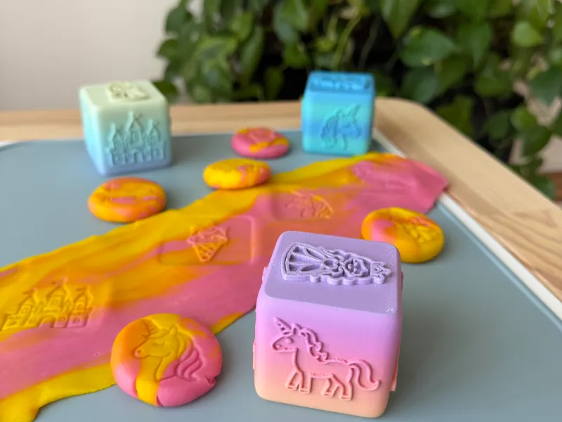 Cubo de Carimbo Montessori – Unicórnio