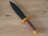 Dagger-0