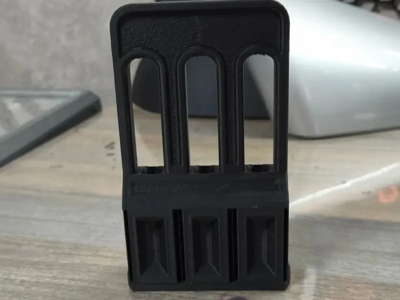 Estuche para 3 dardos de 127 mm