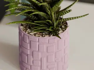 Modern geo art ribbed plant pot Vase