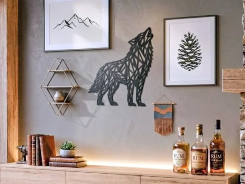 Lupo Geometrico Ululante – Decorazione Murale Moderna