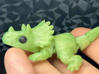Flexi Triceratops Keychain ~ NO AMS ~ 35 Minute Print