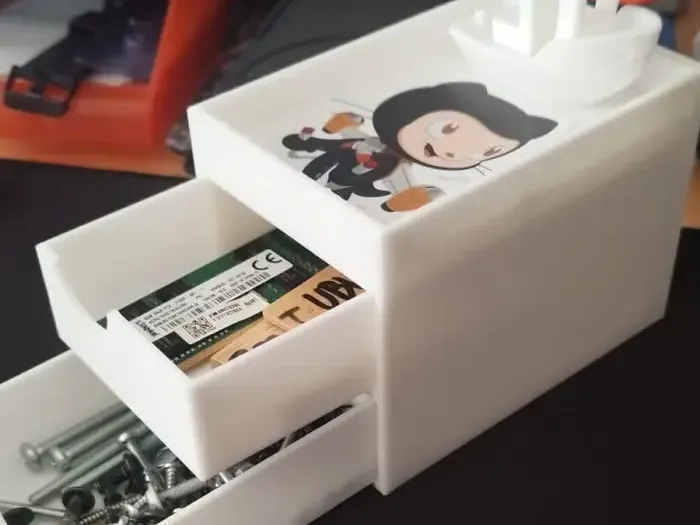Petit bureau à tiroirs