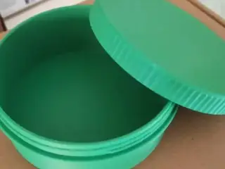 Round Containers with Screwtop Lid
