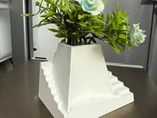 Ziggurat vase