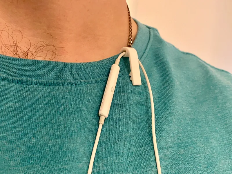 مشبك ميكروفون الطوق لسماعات EarPods - حامل سماعات الأذن بدون استخدام اليدين