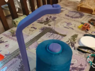 Large spool thread guide for sewing machine