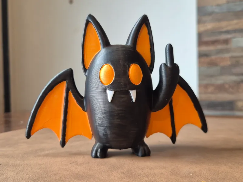 Pipistrello tenero di Halloween con dito medio alzato