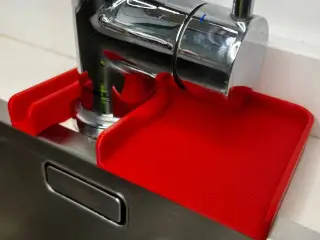 Faucet drain mat