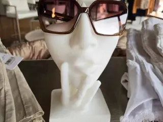 Abstract Face and Hand Sculpture/ Glasses holder