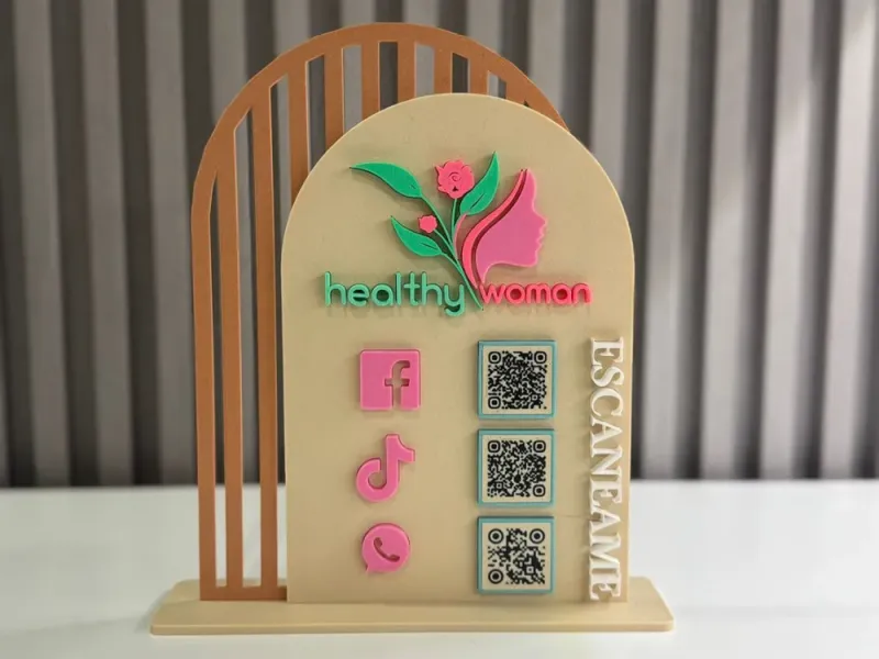 Stand en redes sociales con código QR y NFC