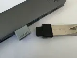 USB Plug and Cover Dual Purpose-0