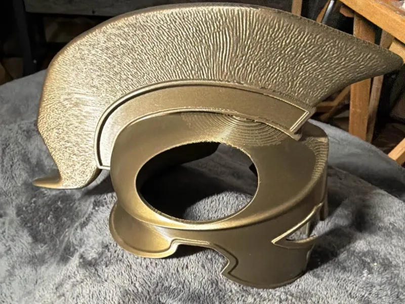 Spartan cat  , casco espartano para gatos !