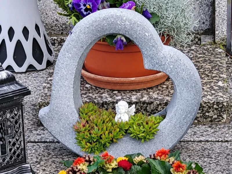 Gedenkherz – Dekoratives Herzdenkmal