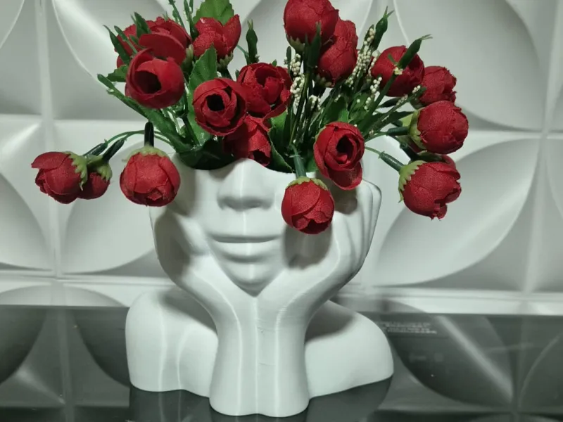 Sculptural Vase "Serene Reflection"