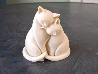 Loving Cat Duo – Cute Cuddling Cat Sculpture