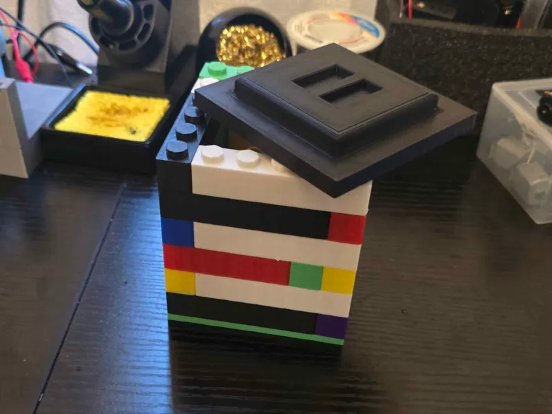 BrickBuild Trash Bin