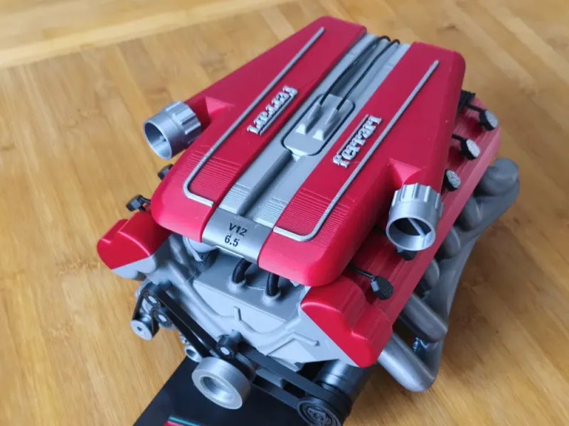 Motor Ferrari v12 (F140 HD)