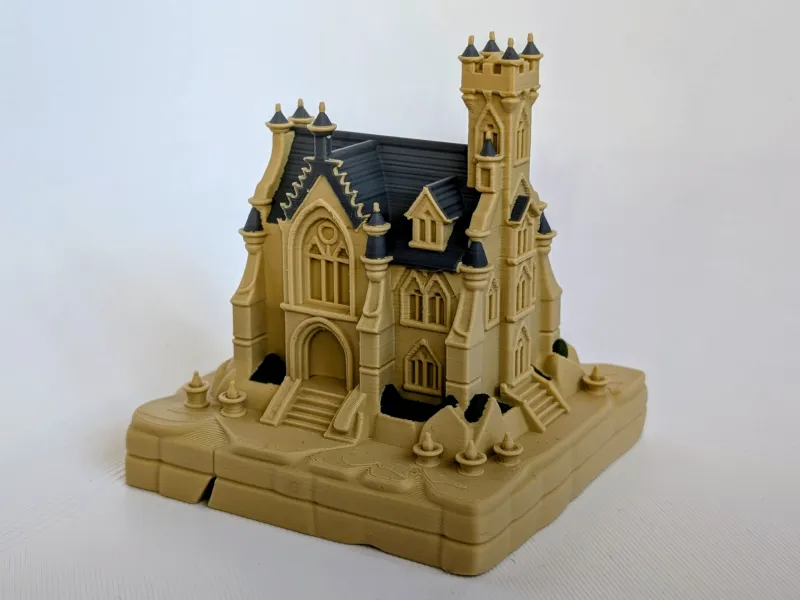 Miniatura de Edificio Neogótico – Capilla de Mansión Medieval