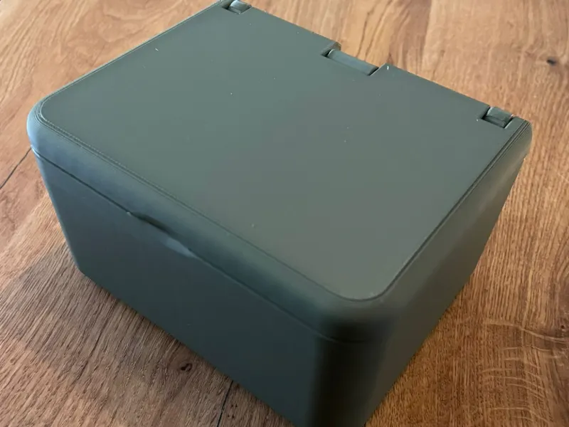 Caja de almacenamiento con tapa