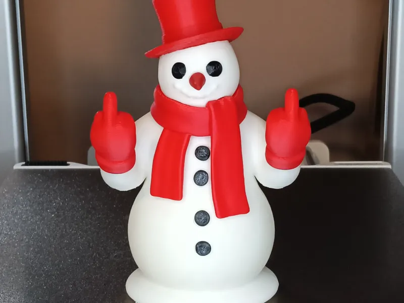 Boneco de Neve Atrevido - Estatueta Divertida e Multicolorida de Natal para Mesa