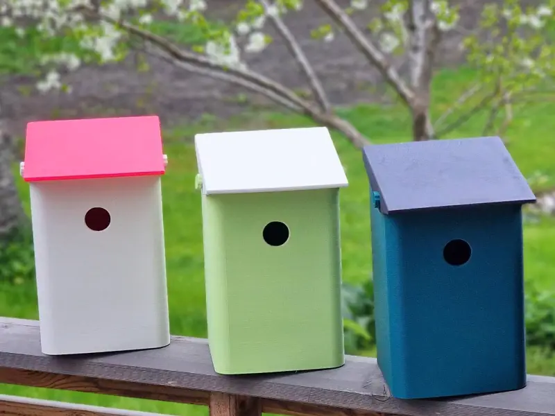 Birdhouse for Sparrows and Small Songbirds