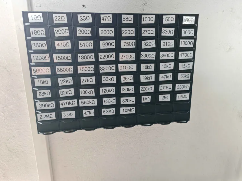 Fully Parametric Wall-Mounted Drawer Organizer