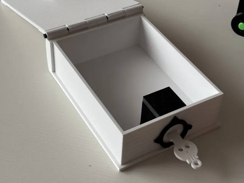 Grimoire Locking Spellbook - Secret Box with Working Lock