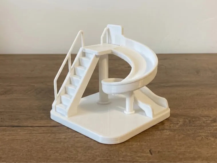 Escorregador Espiral de Playground com Escadas