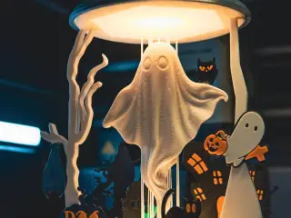 Suspended Ghost
