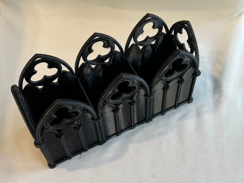 Organizer im Gotik-Stil Stiftebox Utility