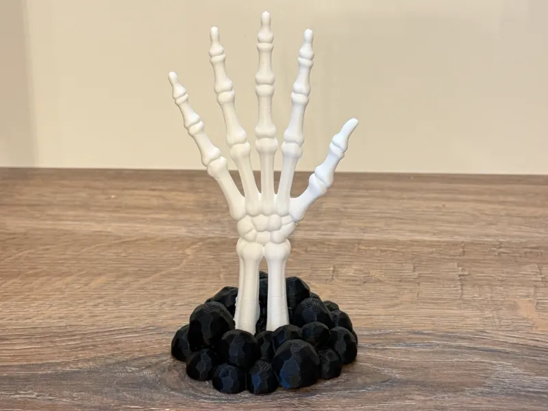 🦴 Skeleton Hand Rising from the Ground – Halloween Decor.