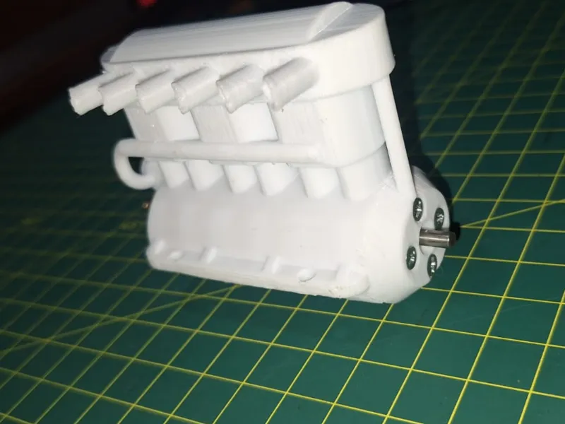 Isotta Fraschini V.6 Attrappentriebwerk