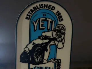 The Classic Yeti Cycle Lightbox