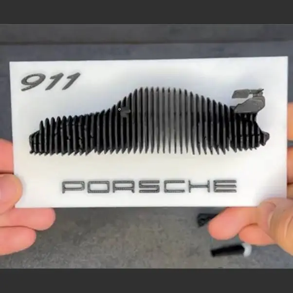 Sculpture stratifiée Porsche 911 RWB