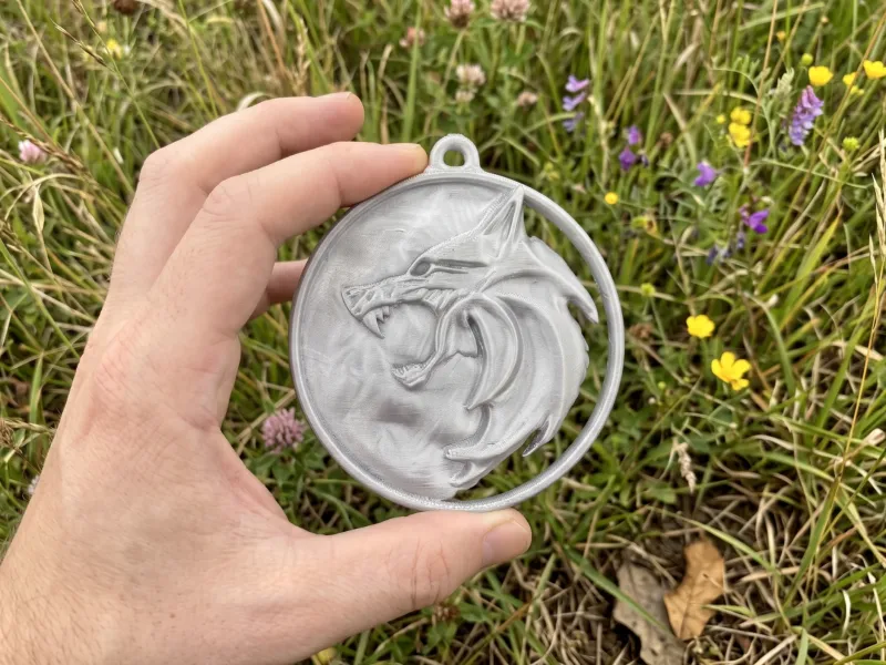 The Witcher Netflix Medallion - Geralt Cosplay- Henry Cavill