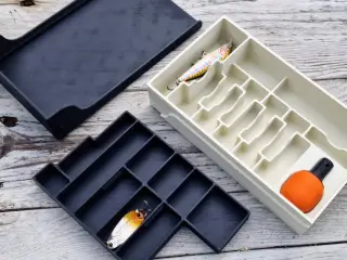 Large two-compartment tackle box