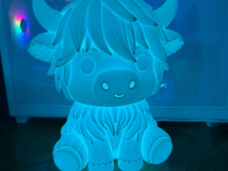 Lampe Chibi Vache des Highlands à changement de couleur