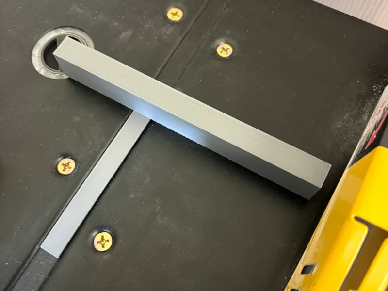 電ノコ作業台の平行スライド