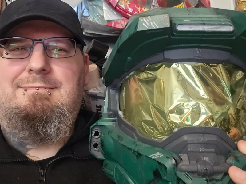 master cheif helmit from halo c