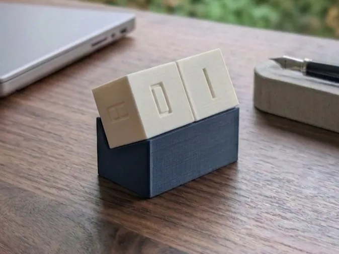 Two-cube calendar