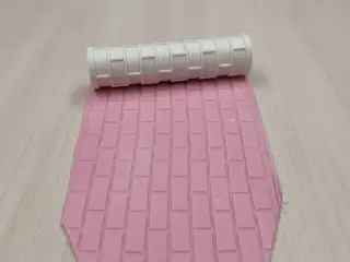 Brick shape pattern roller