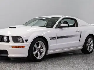 Ford Mustang GT California spécial