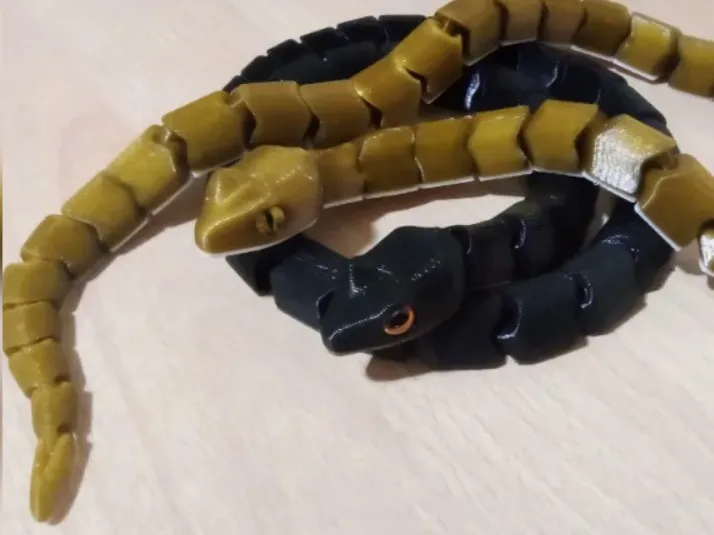 Articulated grass  Snake (Natrix) Fidget Toy - Realistic Fle
